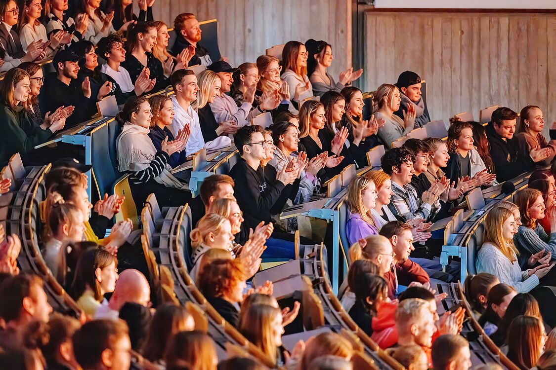 Stand-up-Comedy im Audimax.